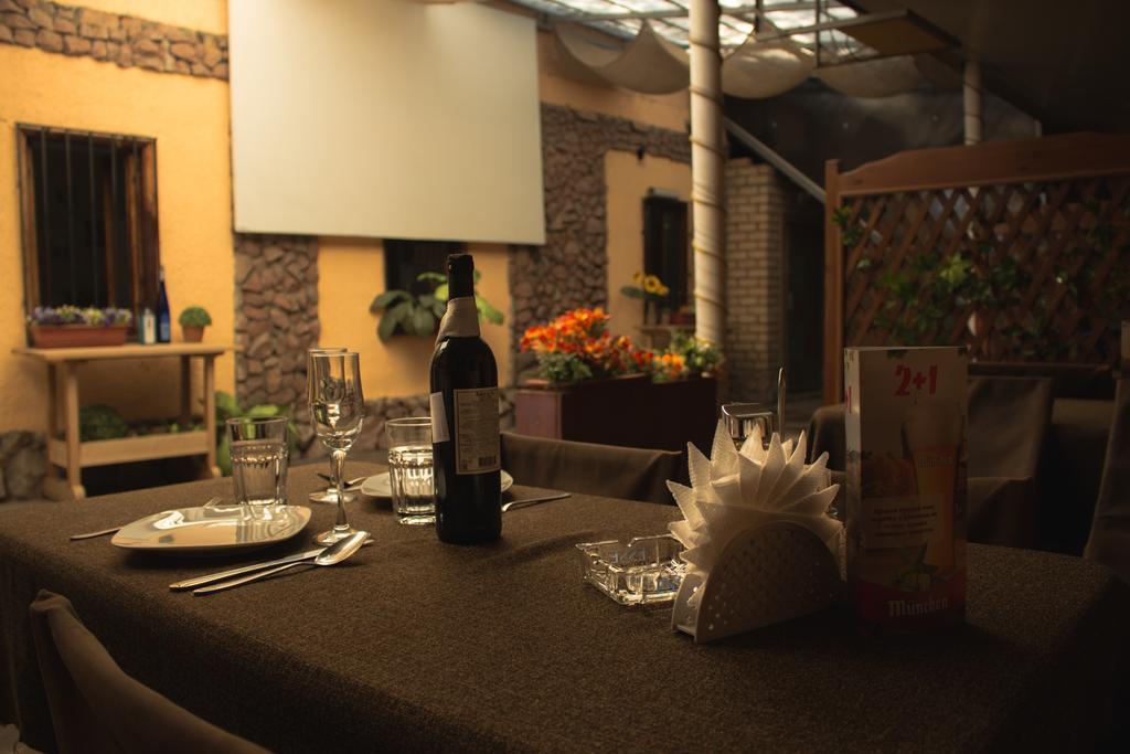 בישקק Lavitor Hotel מראה חיצוני תמונה